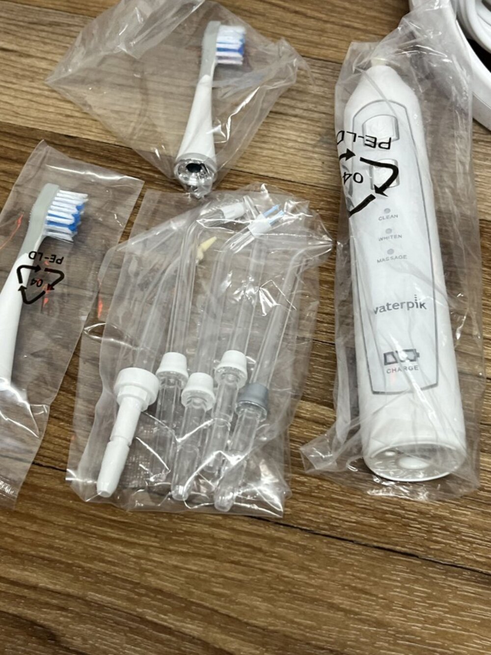 Waterpik Completecare Sonic 5.0 Water Flosser & Electric Toothbrush White Open B - Picture 10 of 16